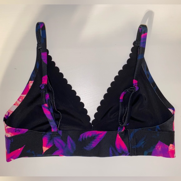 Victoria Secret Pink bras - Picture 4 of 4